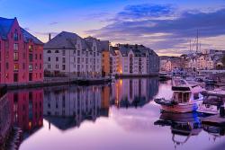 Hafen in Norwegen © Ramon Perucho auf Pixabay
