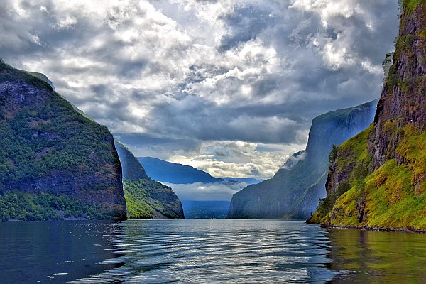 Spektakuläre Fjorde: Norwegens Küste entdecken