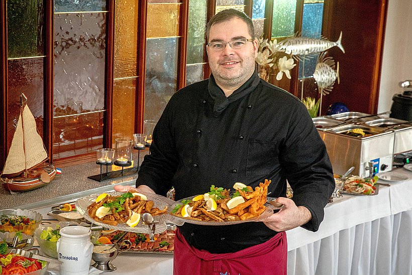 Tagesfahrt zum Stintessen bei Sievers Tagesfahrt zum Stintessen bei Sievers